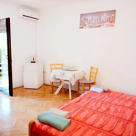 Guest house Nada 52 Pula