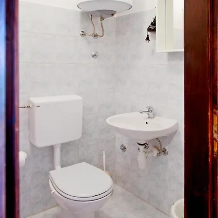 Nada 52 Gasthuis 2*